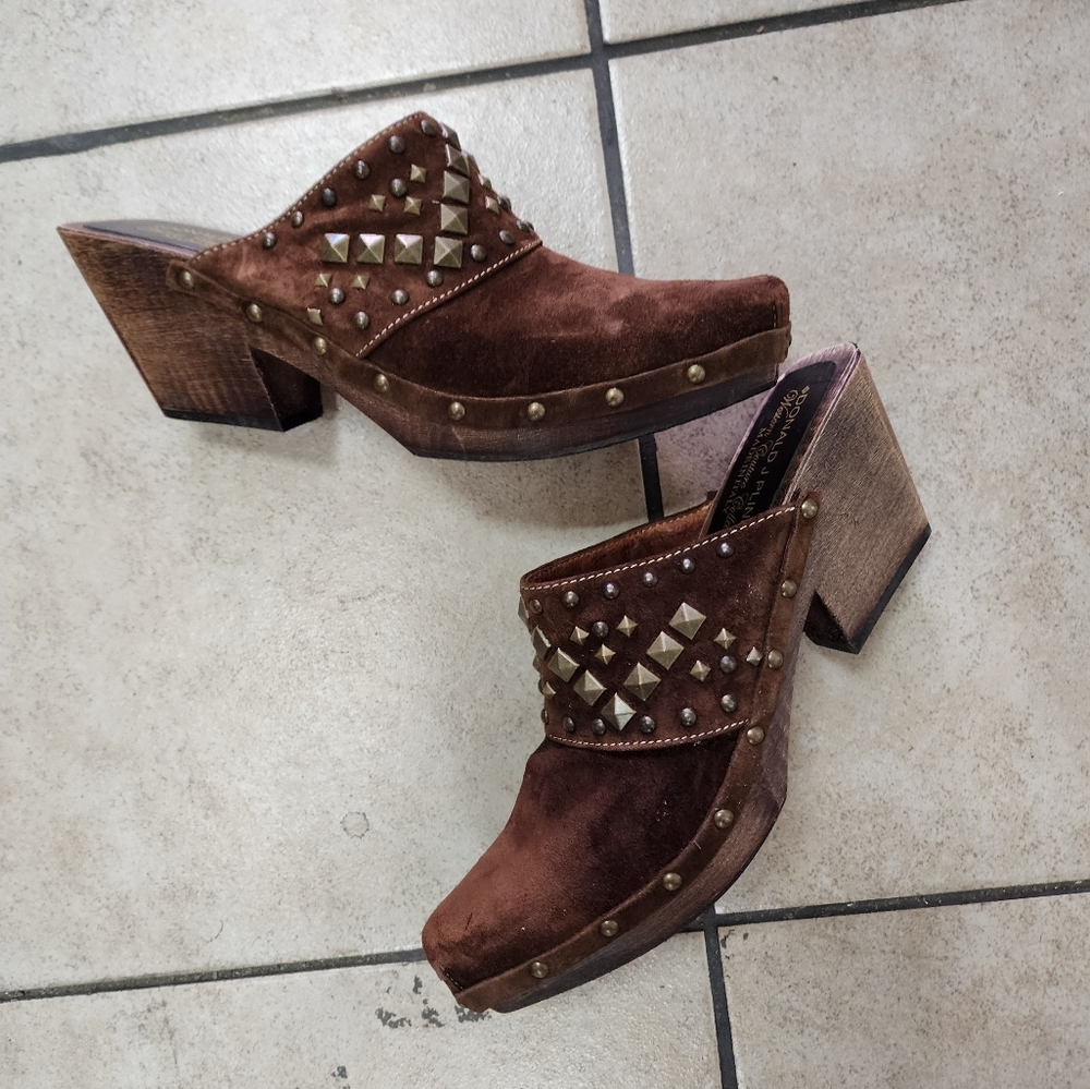 Donald Pliner Studded Suede Clog size 6 - Picture 8 of 13